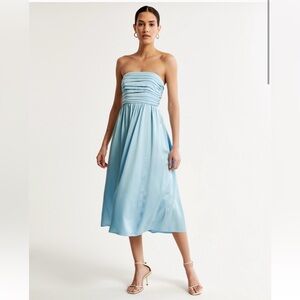 Abercrombie & Fitch Satin Emerson Ruched Strapless
Midi Dress
Blue NWOT